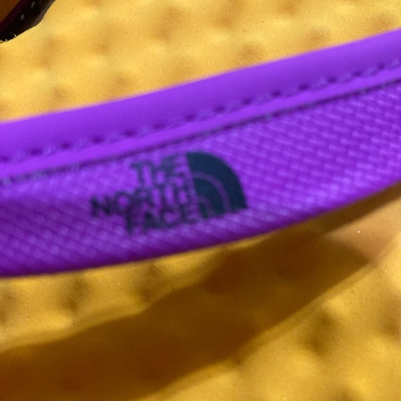 Beautiful the north Face sandals size 9 - Picture 6 of 7